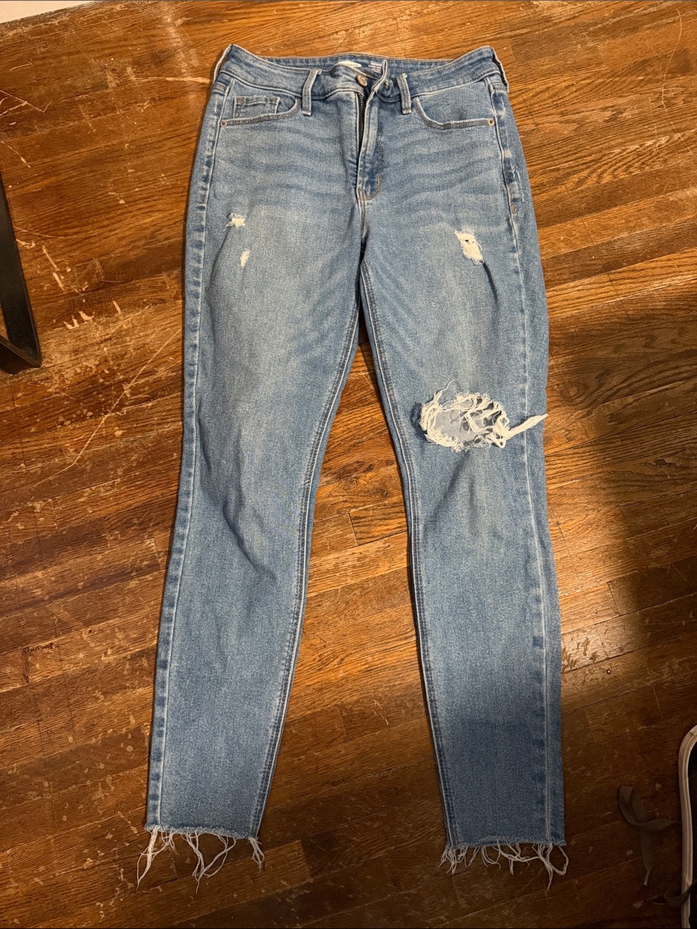 Old Navy Light Blue Distressed Skinny Jeans